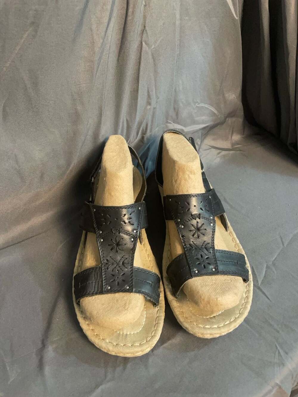 Cobbie Cuddlers Black Leather Cutout Wedge Sandals size 11